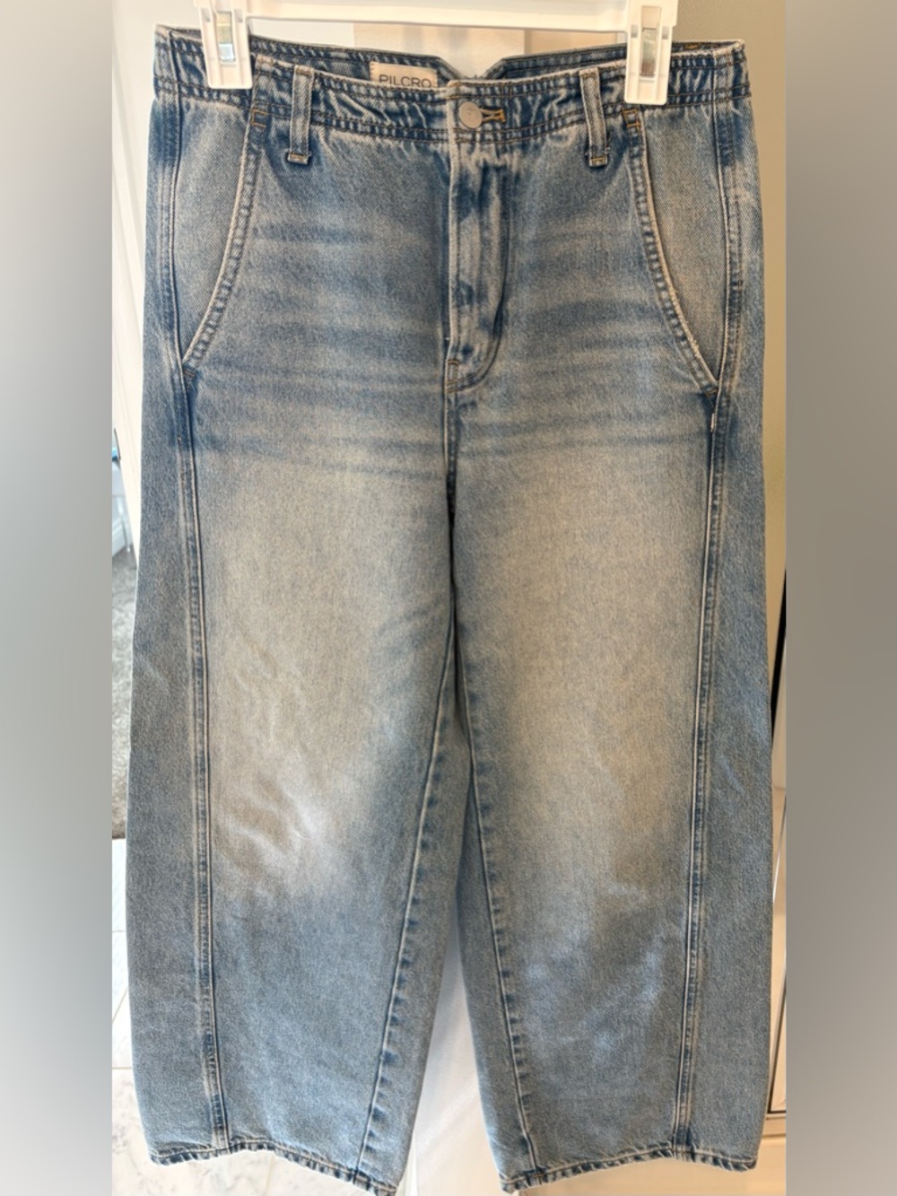 Pilcro Light Blue Relaxed Barrel Leg Jeans
Anthropologie High Rise Size 27